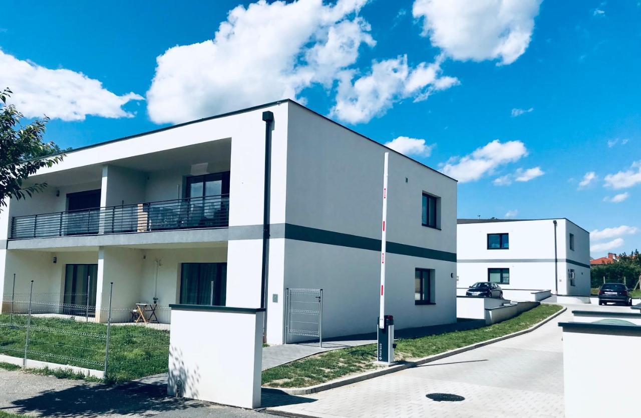 Apartman 001 Buk Luaran gambar